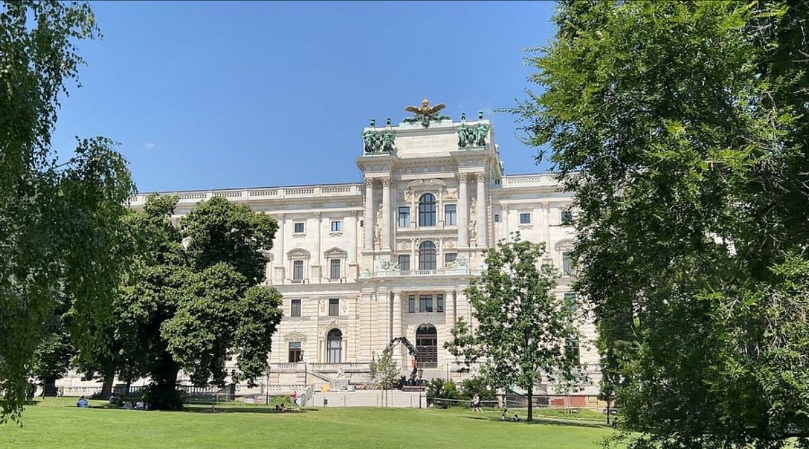 Burggarten - + Botanical Gardens