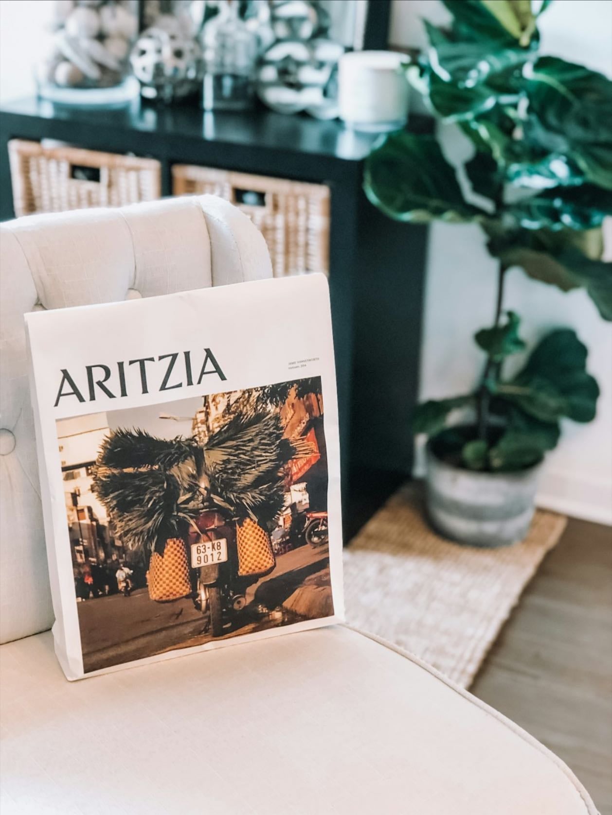 Aritzia - Aritzia