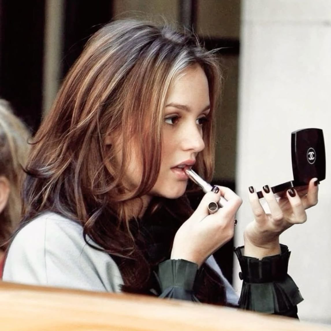 Blair Waldorf - Ambiciosa, no se conforma con poco ,sueña en grande y hace todo para conseguir lo que quiere. Aun que dude por dentro , por fuera proyecta control. Tiene clase e inteligencia estratégica, ella piensa varios pasos adelante