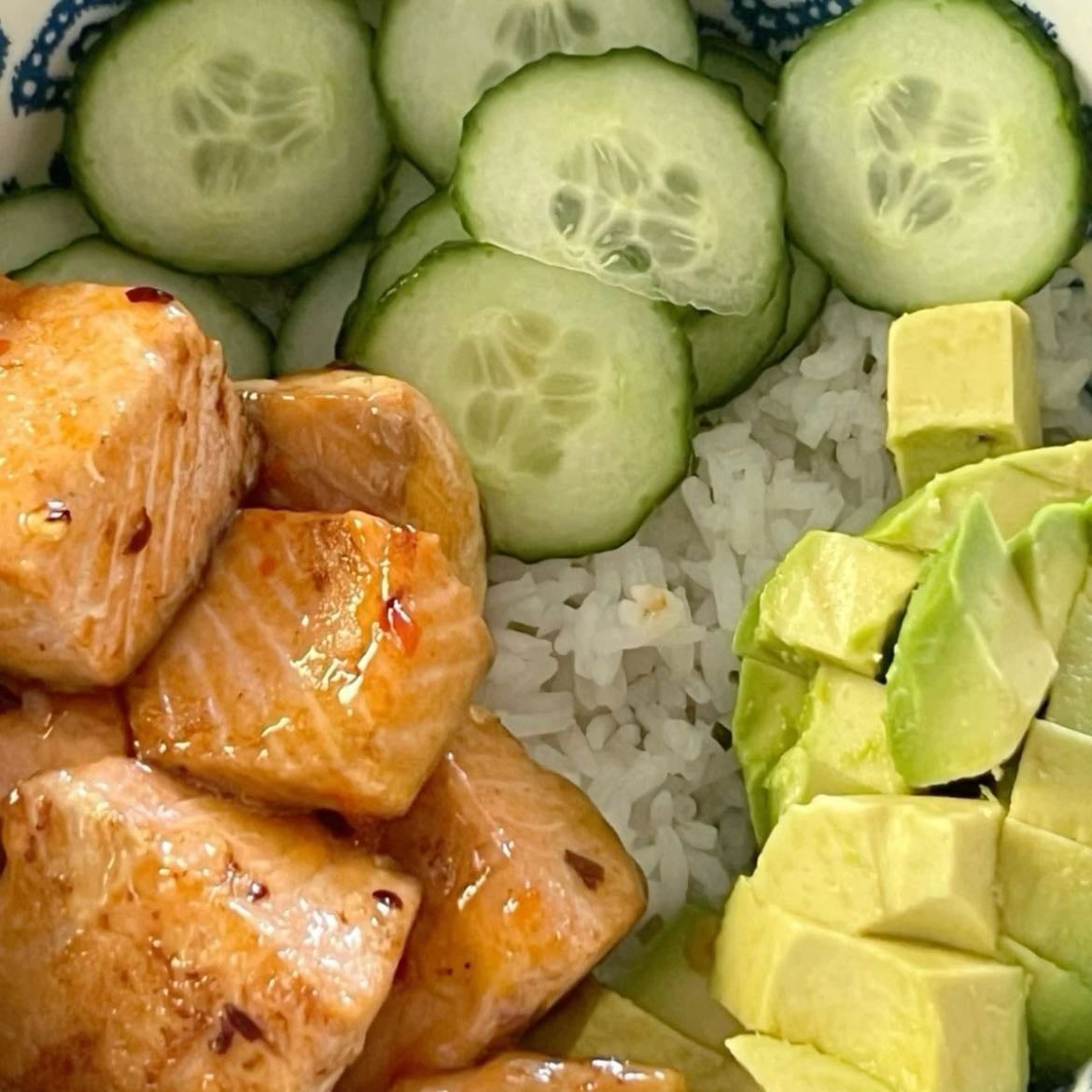 bowl de pollo/salmón