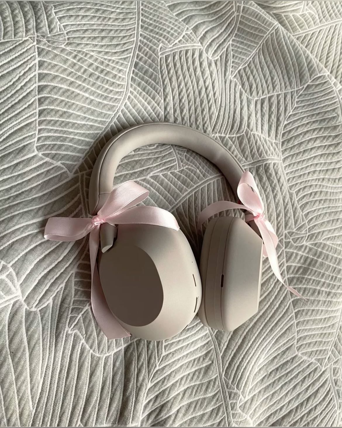 Headphone
