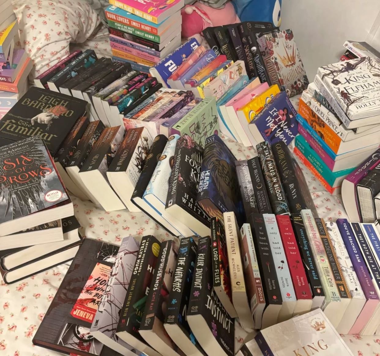 My summerbreak TBR ‘25 - Books hypelist by Iza <3