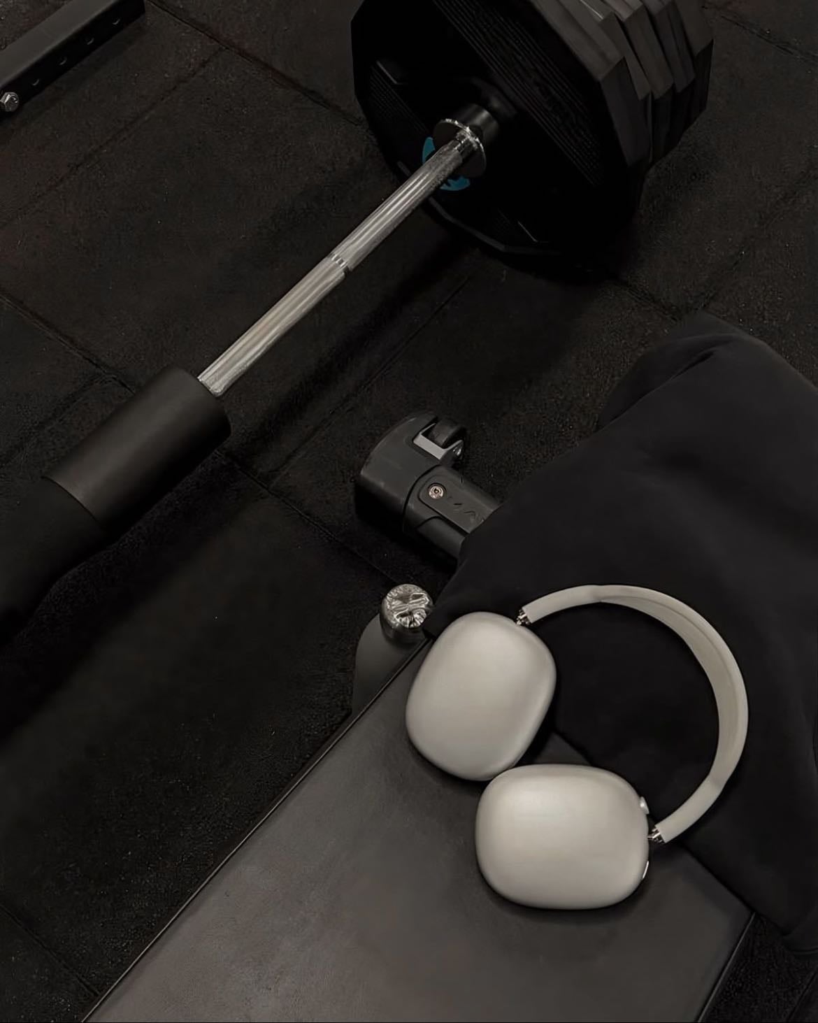 workout routine - mix of low impact (yoga, pilates) and high impact (weight lifting, running) workouts, cycle sync your workouts