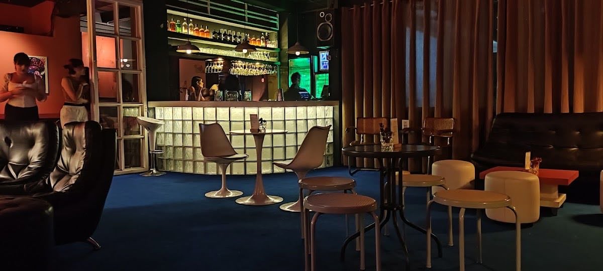 BENGALA & BANDOLERO - Es muy lindo si buscas una vibe como aesthetic muy recomendado sus Moscow mules