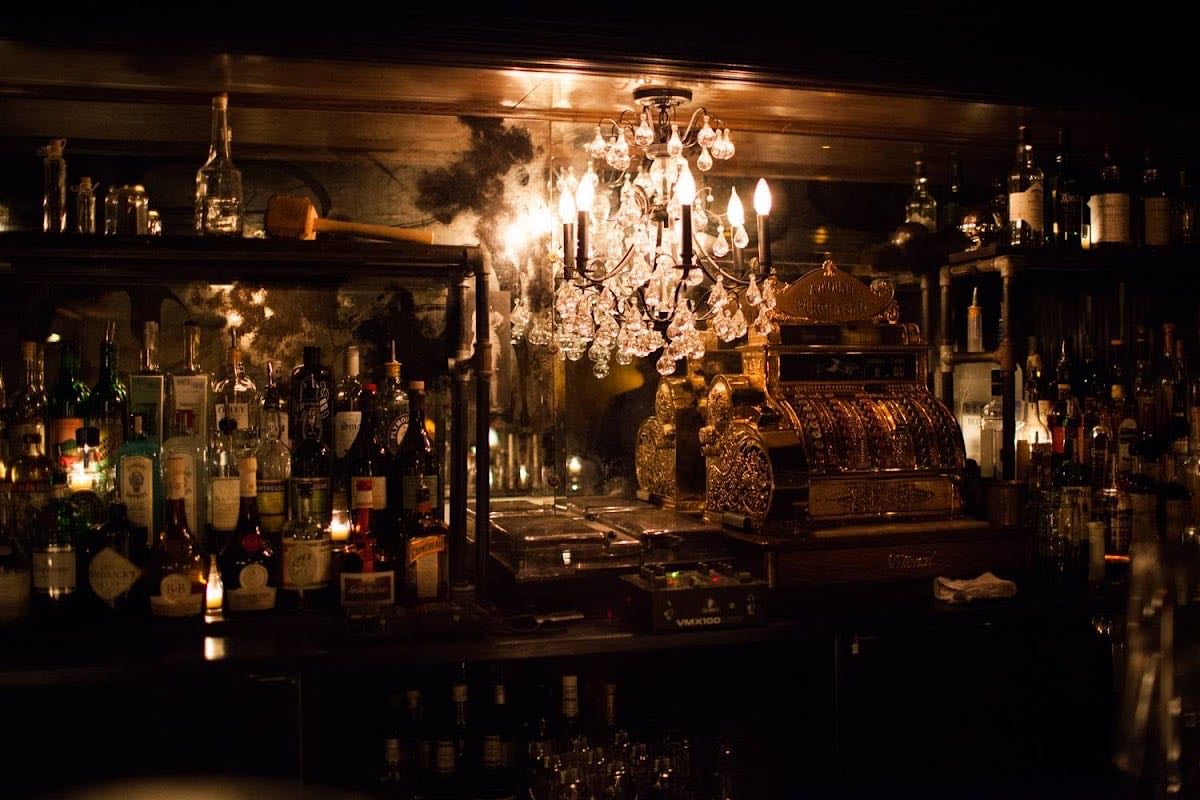 Gilt Bar