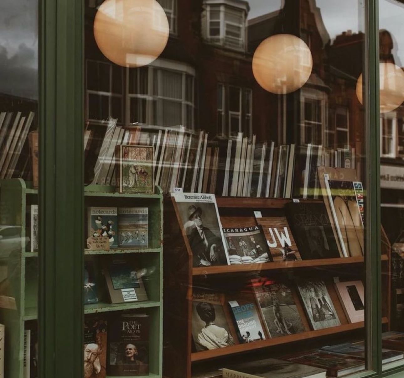 📚