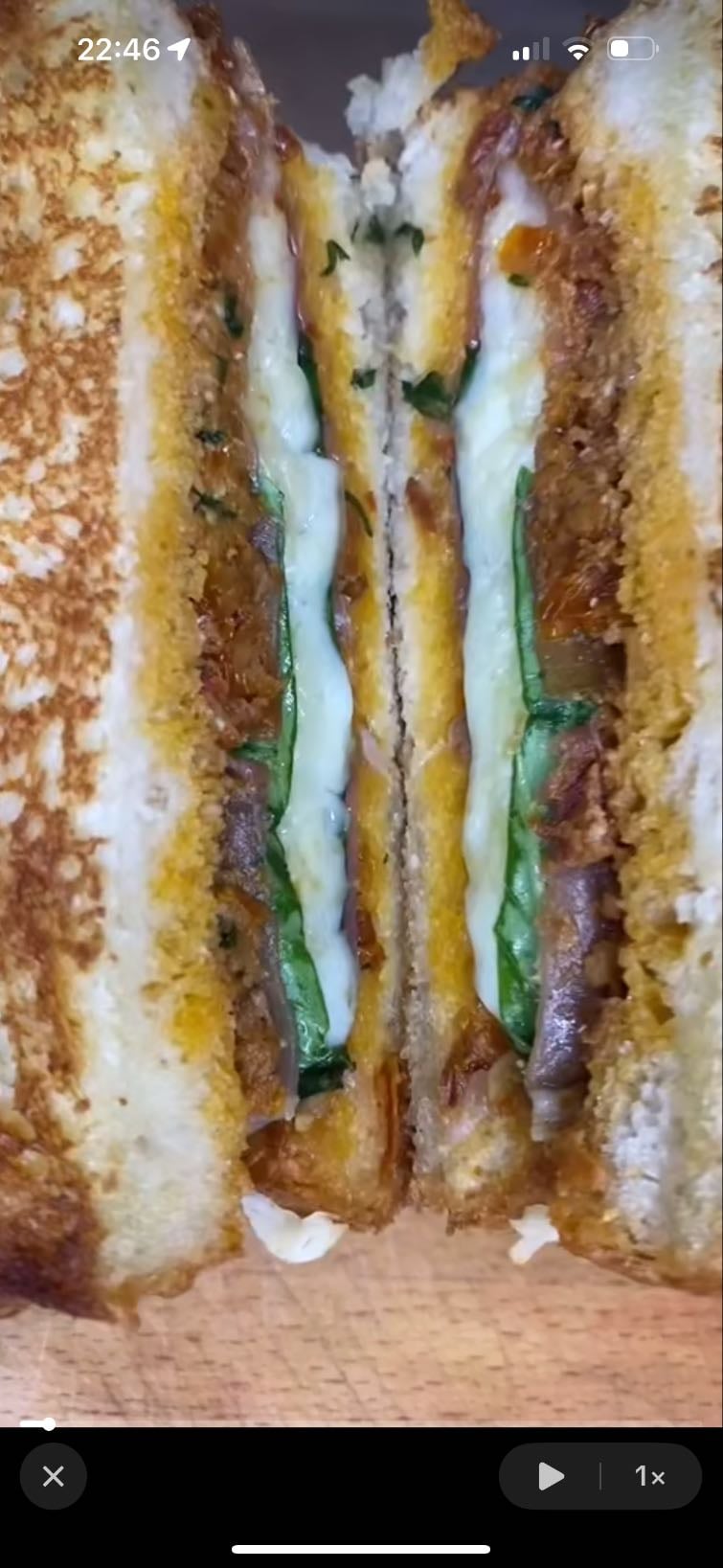 🥪grilled cheese pesto rosso🥫