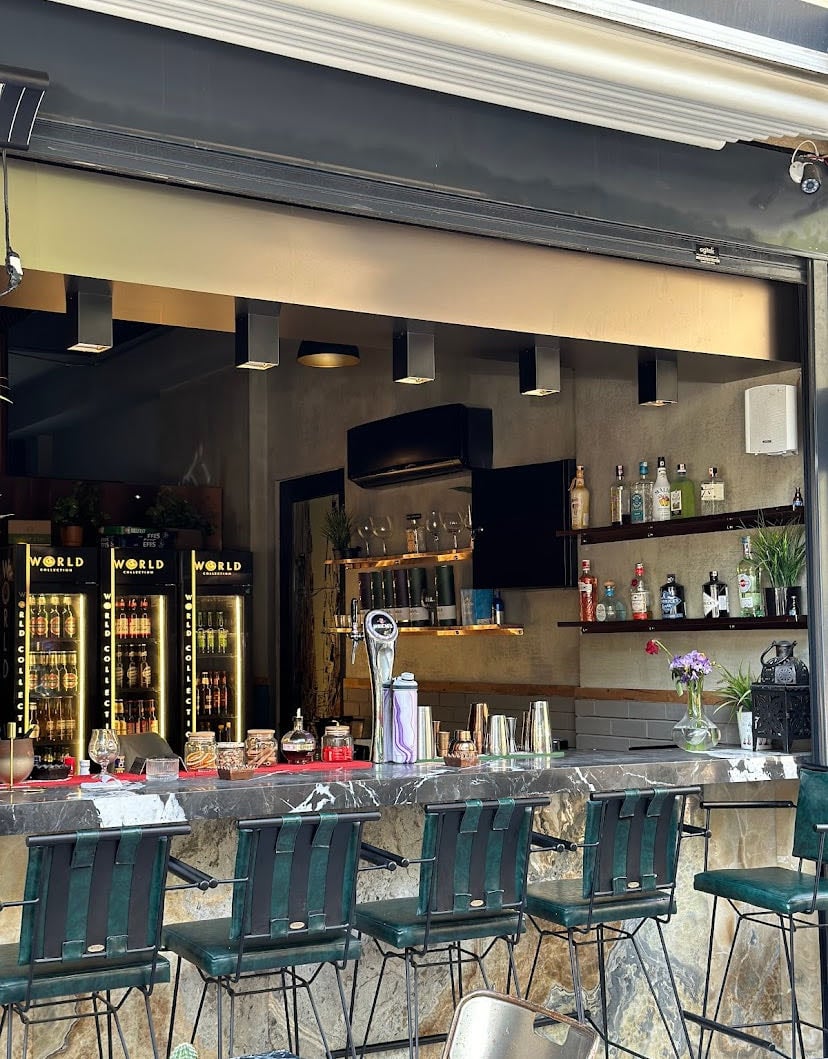 Cape Bar & Pub