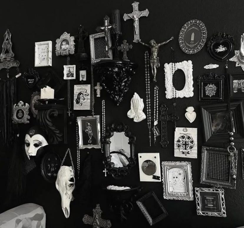 Goth room decor 🦇