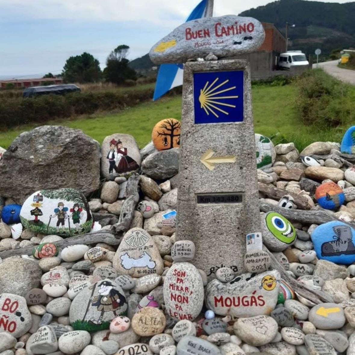 1. hacer el camino de santiago.