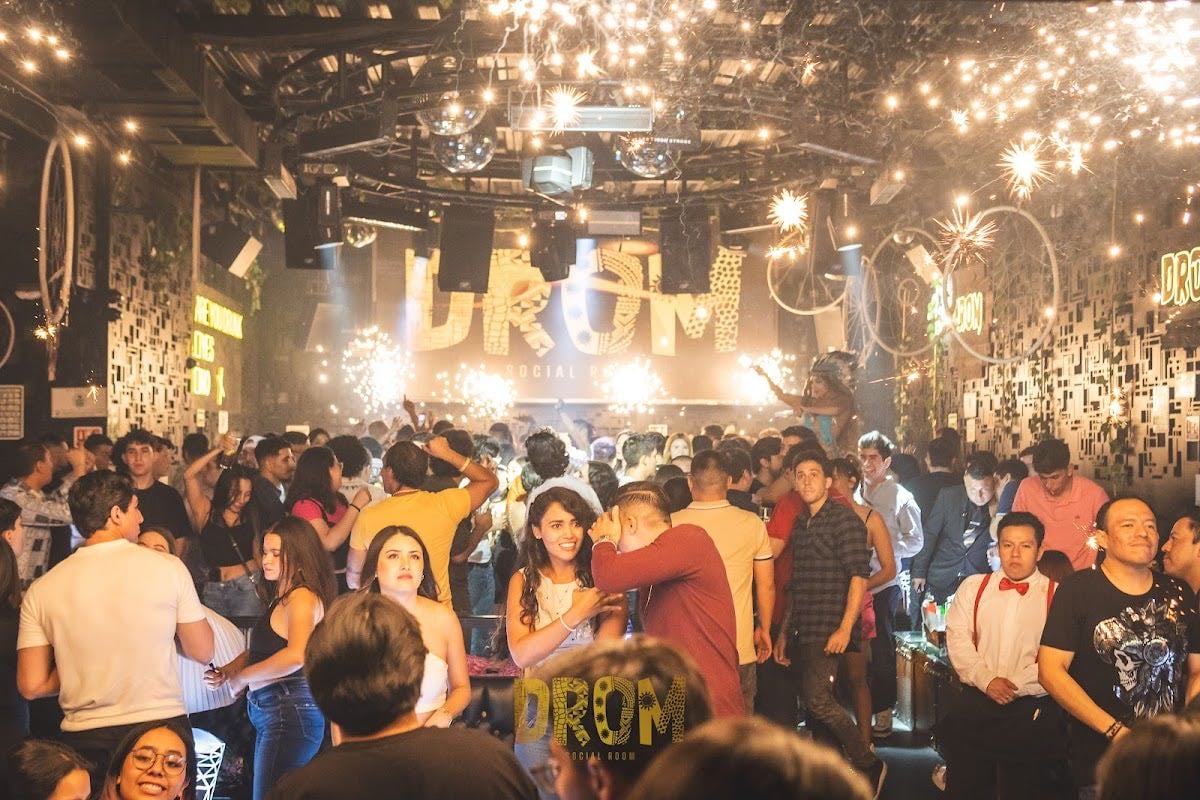 Drom Social Room