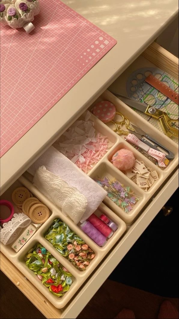 Organised desk drawers
