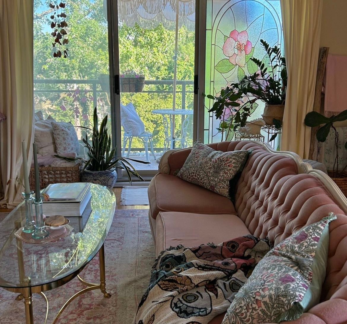 living in my first home ˖ . ݁🏡. ݁₊