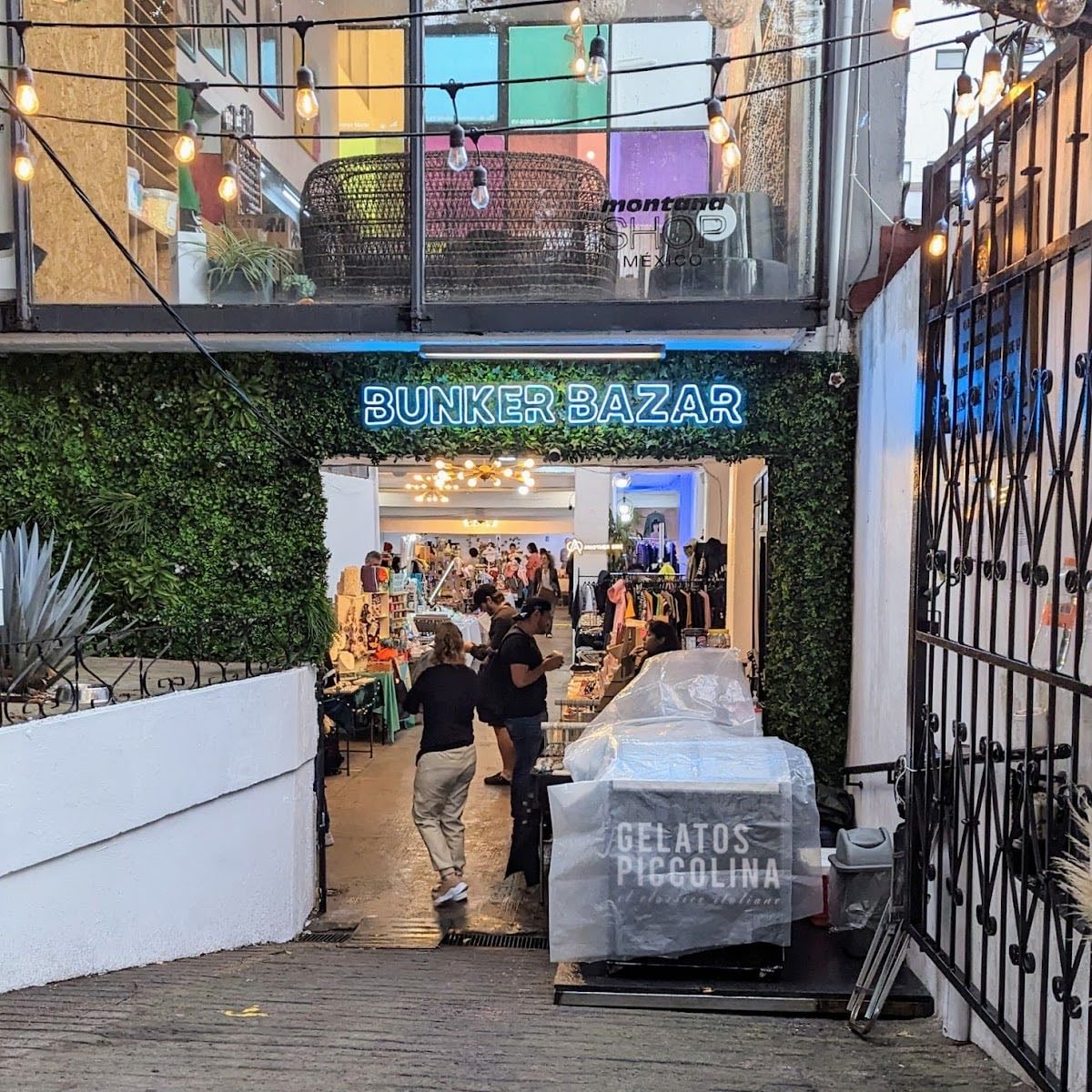 Bunker Bazar - Otro bazar igual está chidito pero es más peque