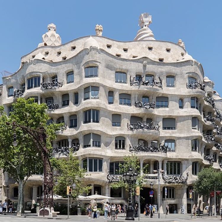 La Pedrera - Casa Milà - Antoni Gaudí, 1906-1912