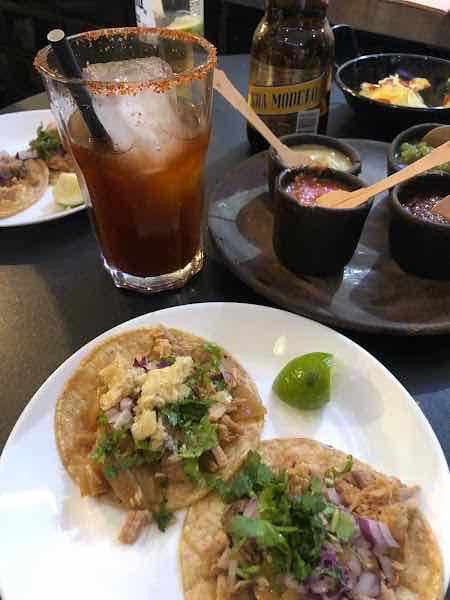 Taquería Los Carnales