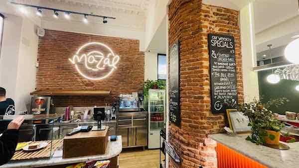 Mazál Bagels & Café