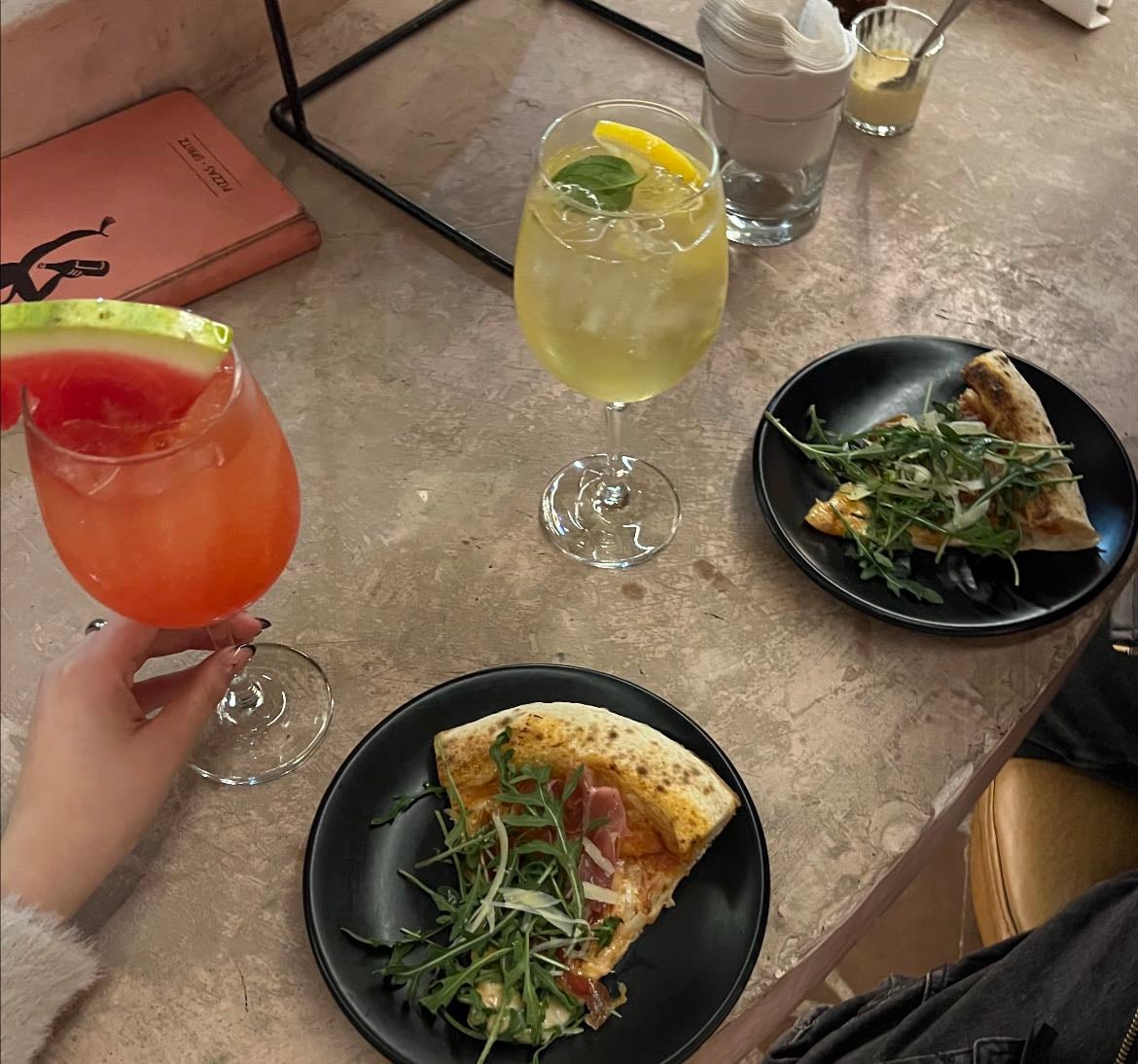 Comida y drinks en Mrl