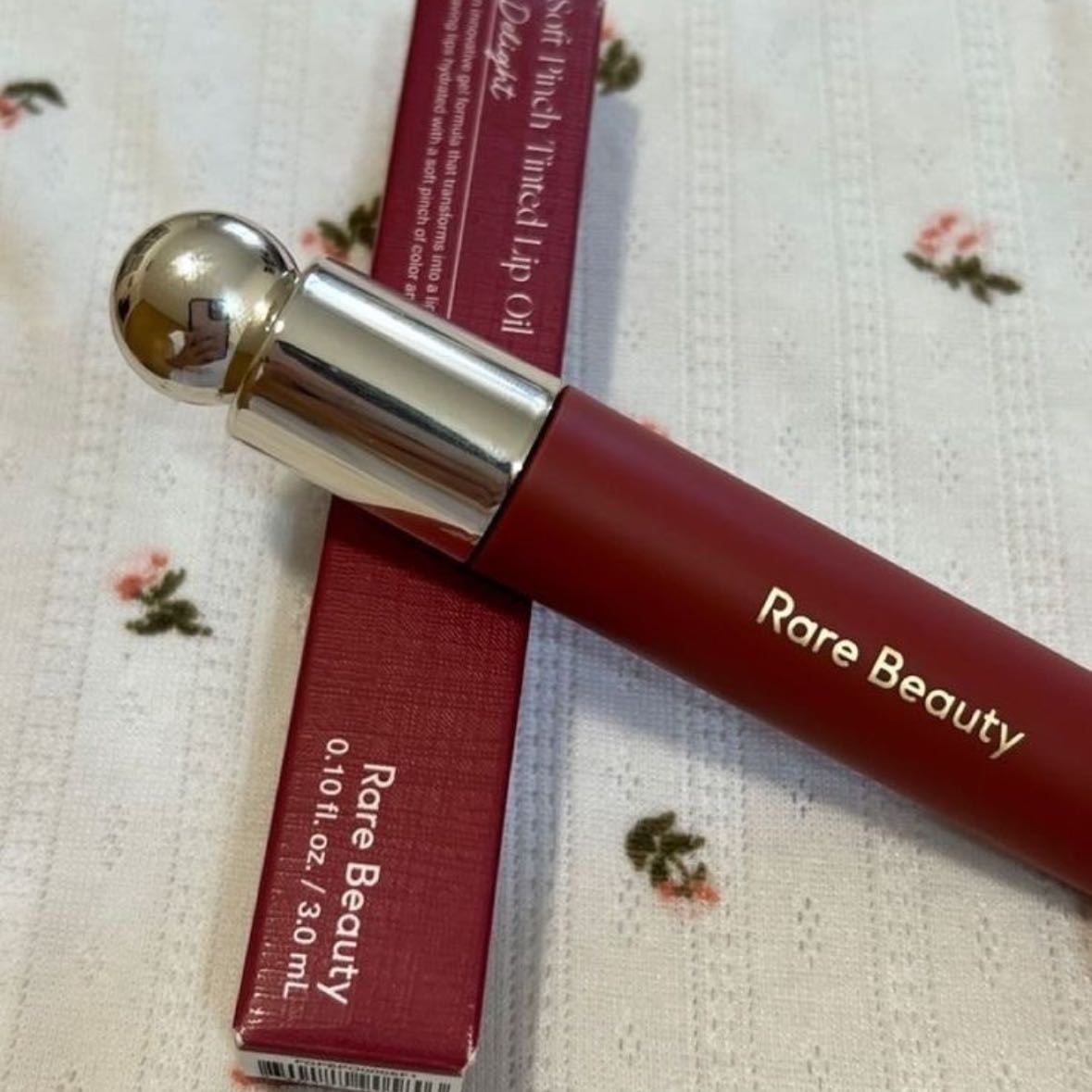 rare beauty lip oil - amo casi todos los colores pero quiero este