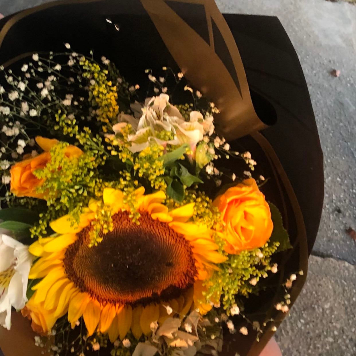 flores amarillas - ya saben, la moda que se hizo regalar flores amarillas el 21 de septiembre pues ese día me tocó a mí NO ser espectadora, gracias chico