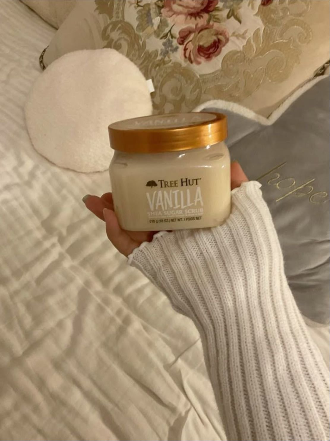 body scrub - tree hut vanilla shea sugar exfoliating & hydrating body scrub