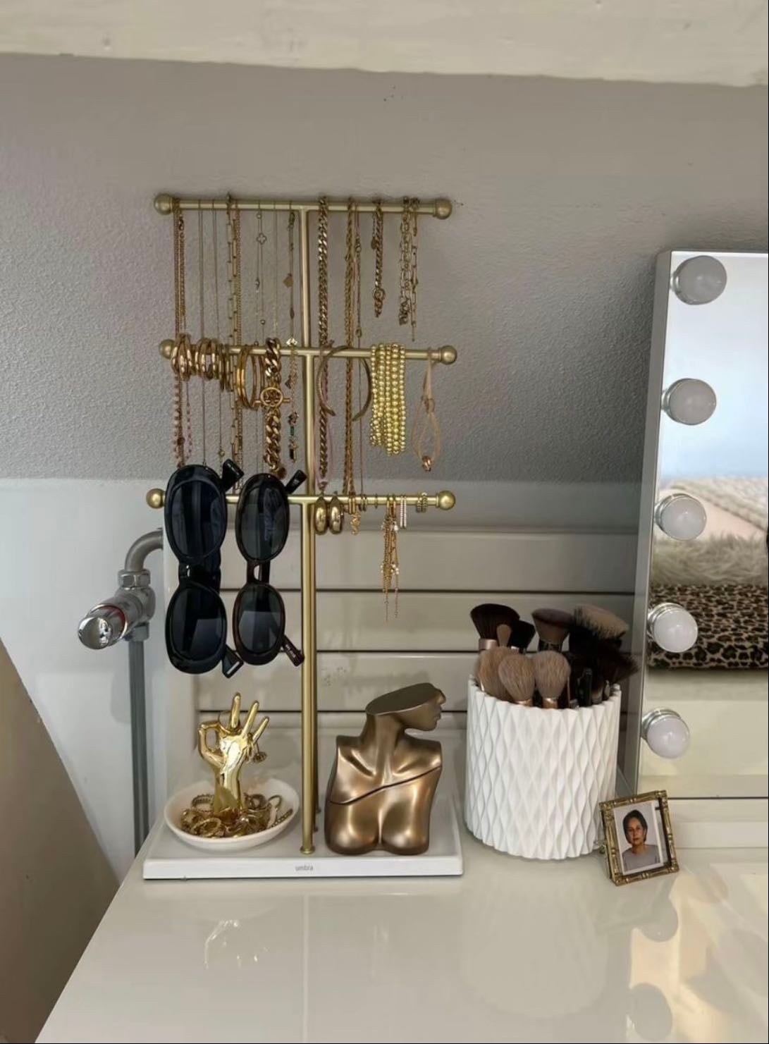 jewellery holder