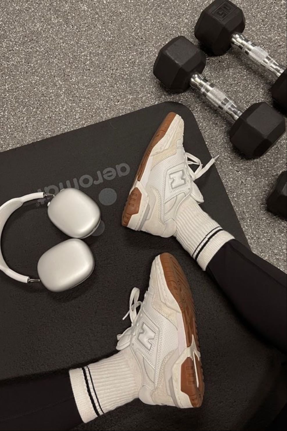 workout shoes