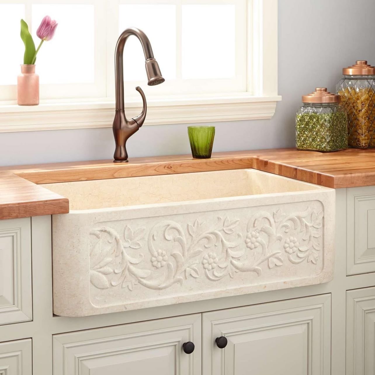 π° - large sink, and beautiful because I like hand washing my dishes