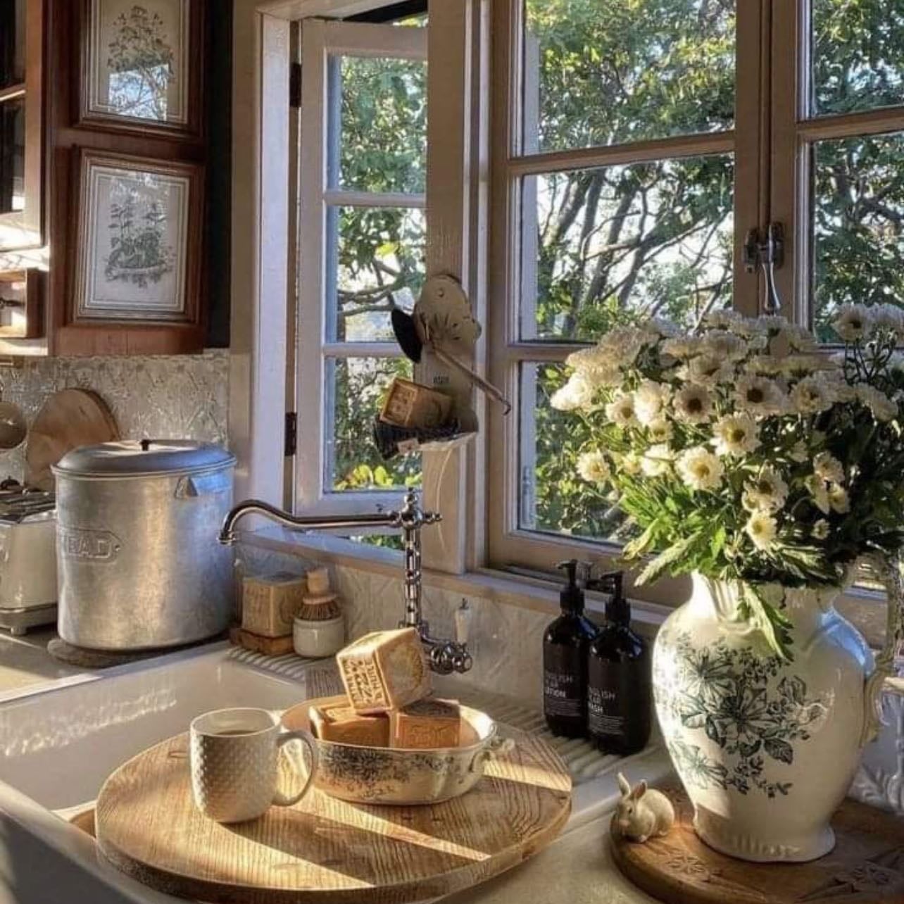 π€πͺ - opening the windows in the morning for that fresh breeze