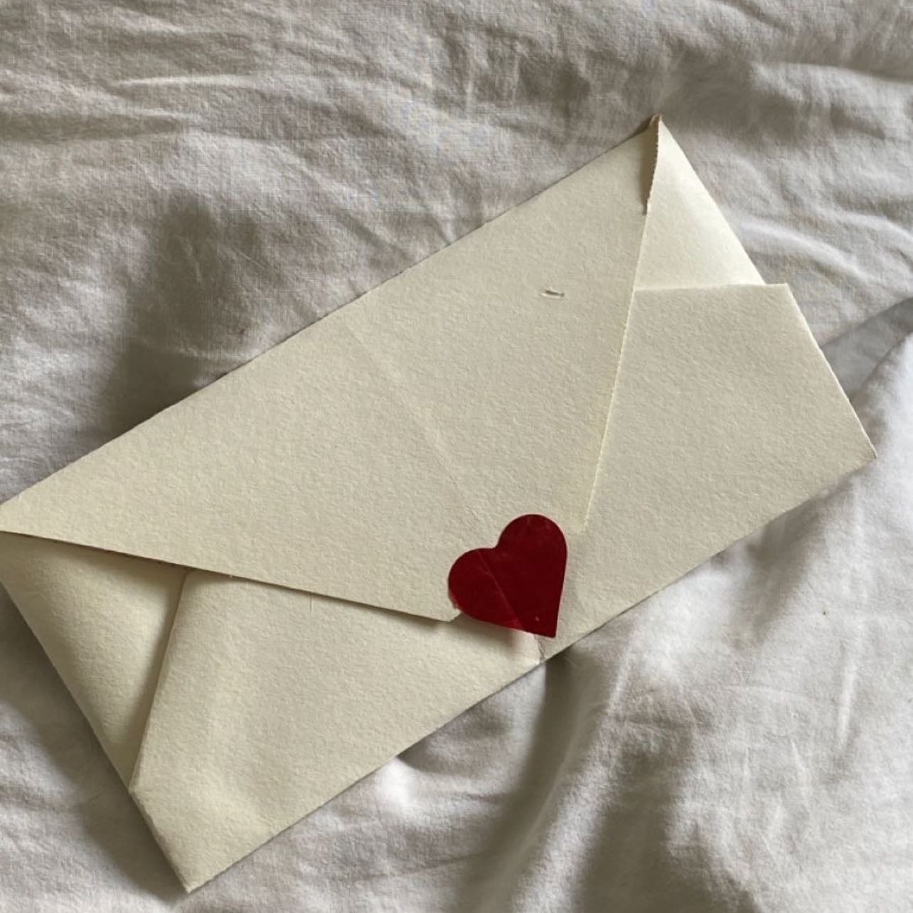 ❤️ - Hearts are a must 🤍