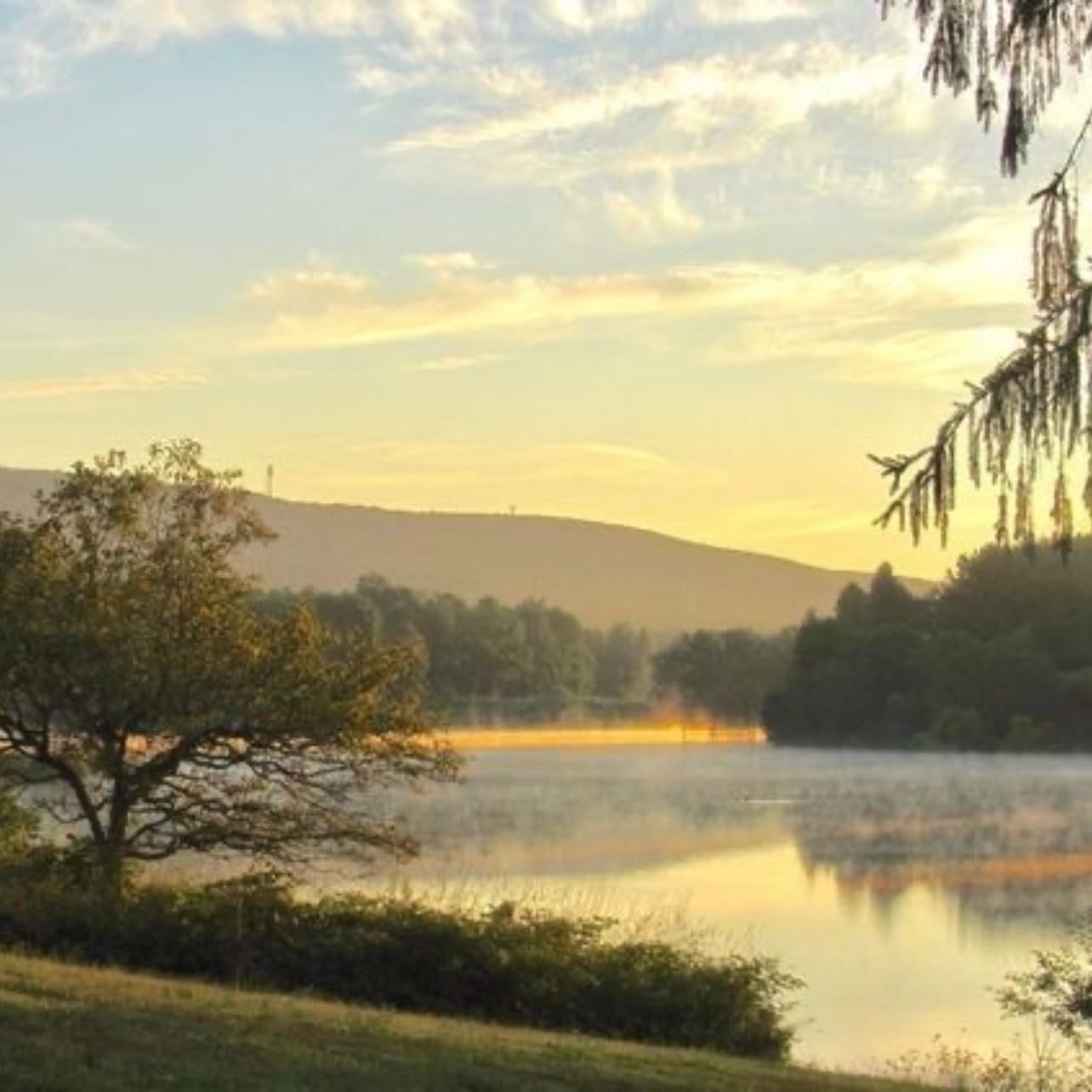 π - pretty lake