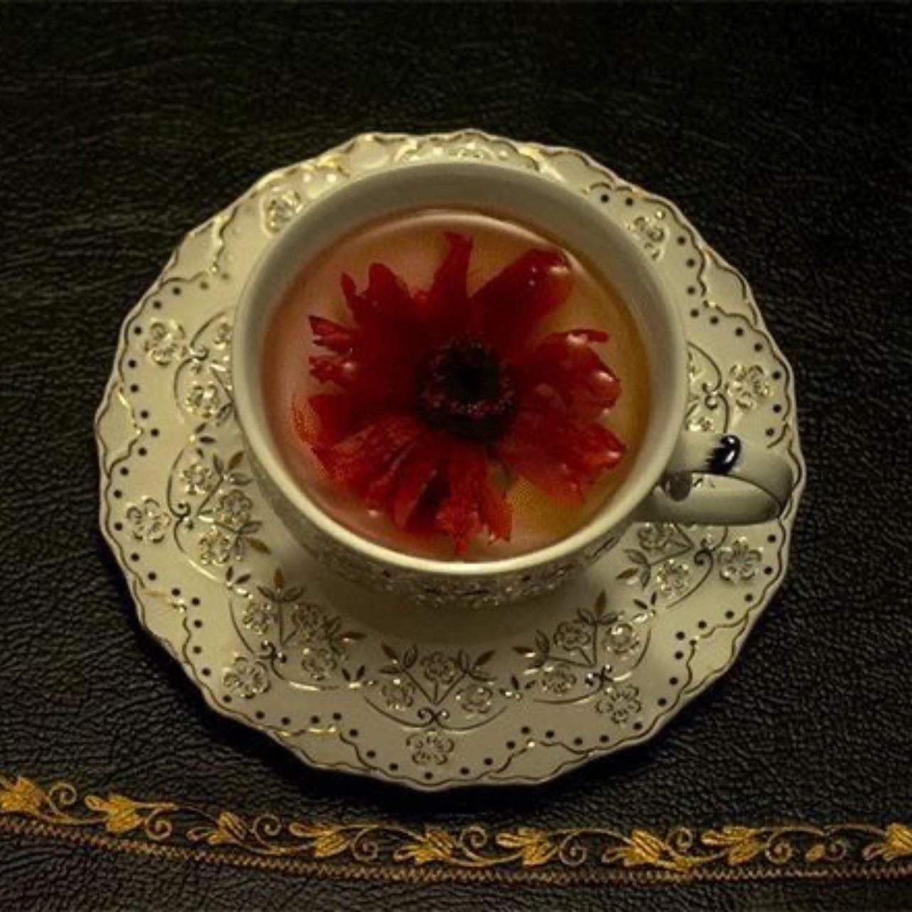 ☕️ - she loves tea