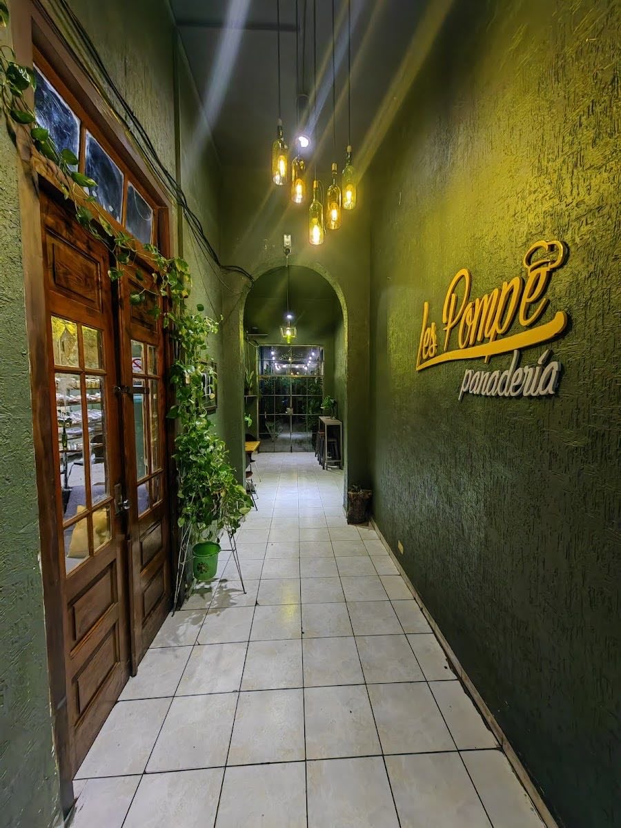 Les Pompe Panadería