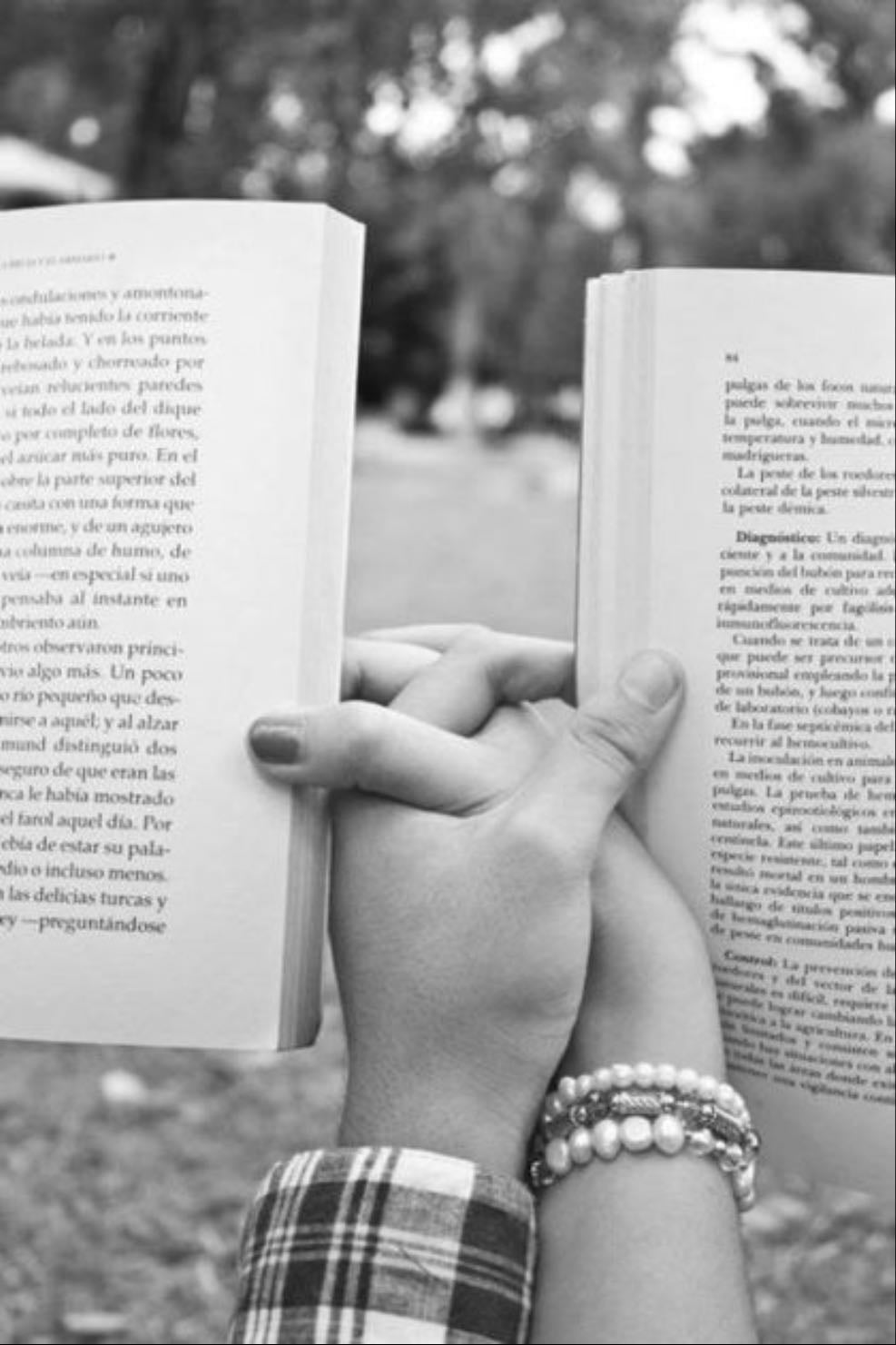 Leer un libro juntos - Crecimiento personal, algo en lo que uno de los dos necesite trabajar a nivel emocional, personal...