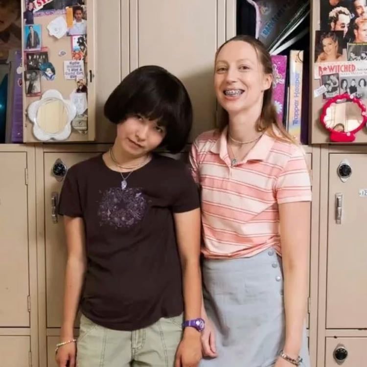 maya y anna - pen15