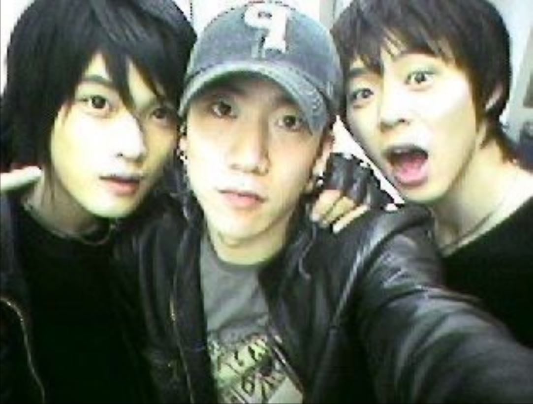 q algunas new kpop stans digan q TVXQ es desconocido o under