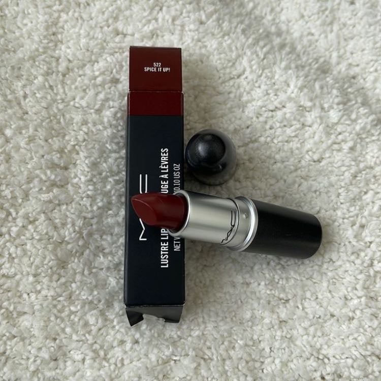 MAC Lustre Lipstick tono 522 “spice it up” - El tono que usaba Monica el Friends