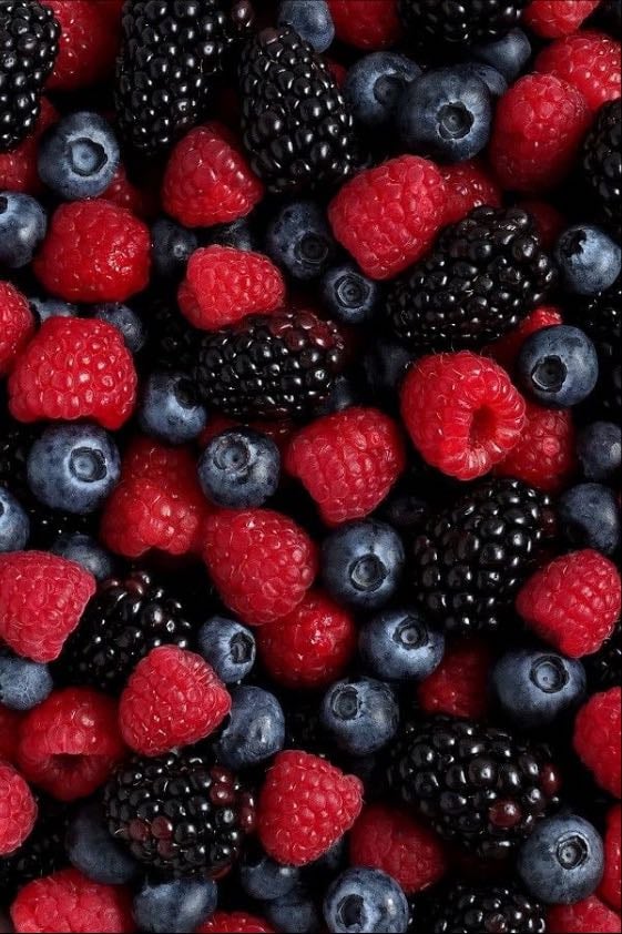triple berry 🫐 - 1 cup frozen strawberries, blueberries, and raspberries + 1 tbsp lemon juice + 1 tbsp sugar