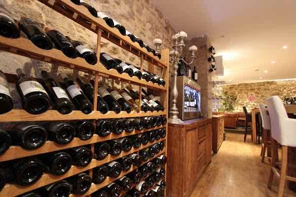 Aux Quatre Coins du Vin - Good tapas and wine, for a good price
