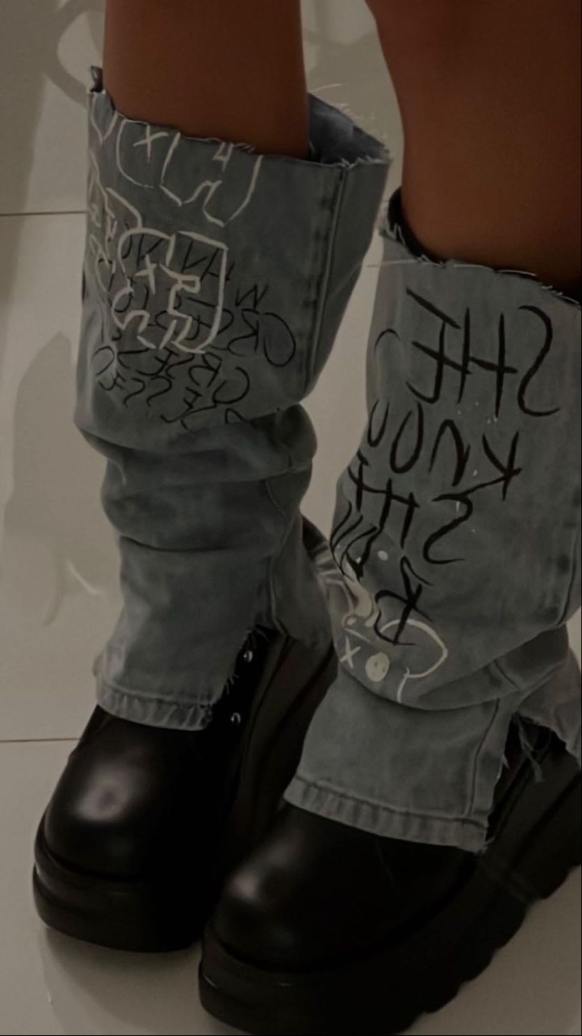 . - si usas botas,quedaría super lindo usar esos,pero obvio con algo que diga “futtura”, “tini tini tini” o algún corazoncito 💘🫶🏼