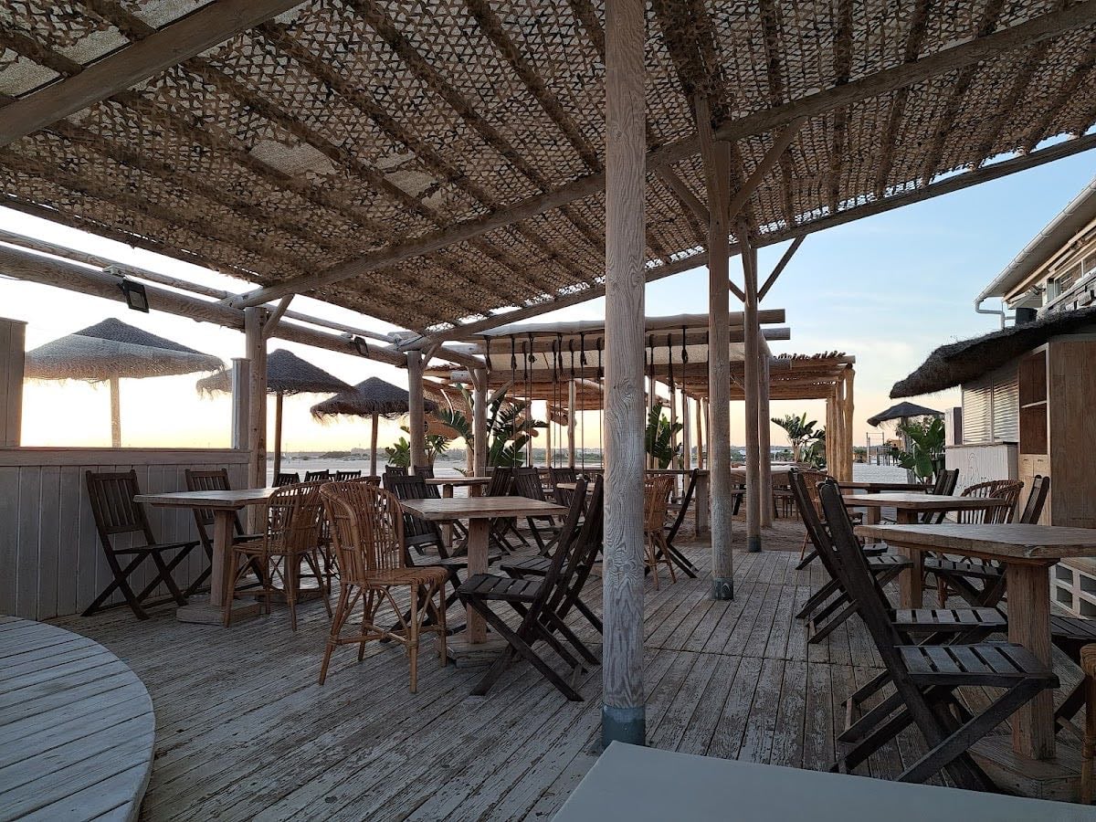 Chiringuito Palapa Beach - muy agradable y barato en frente del mar