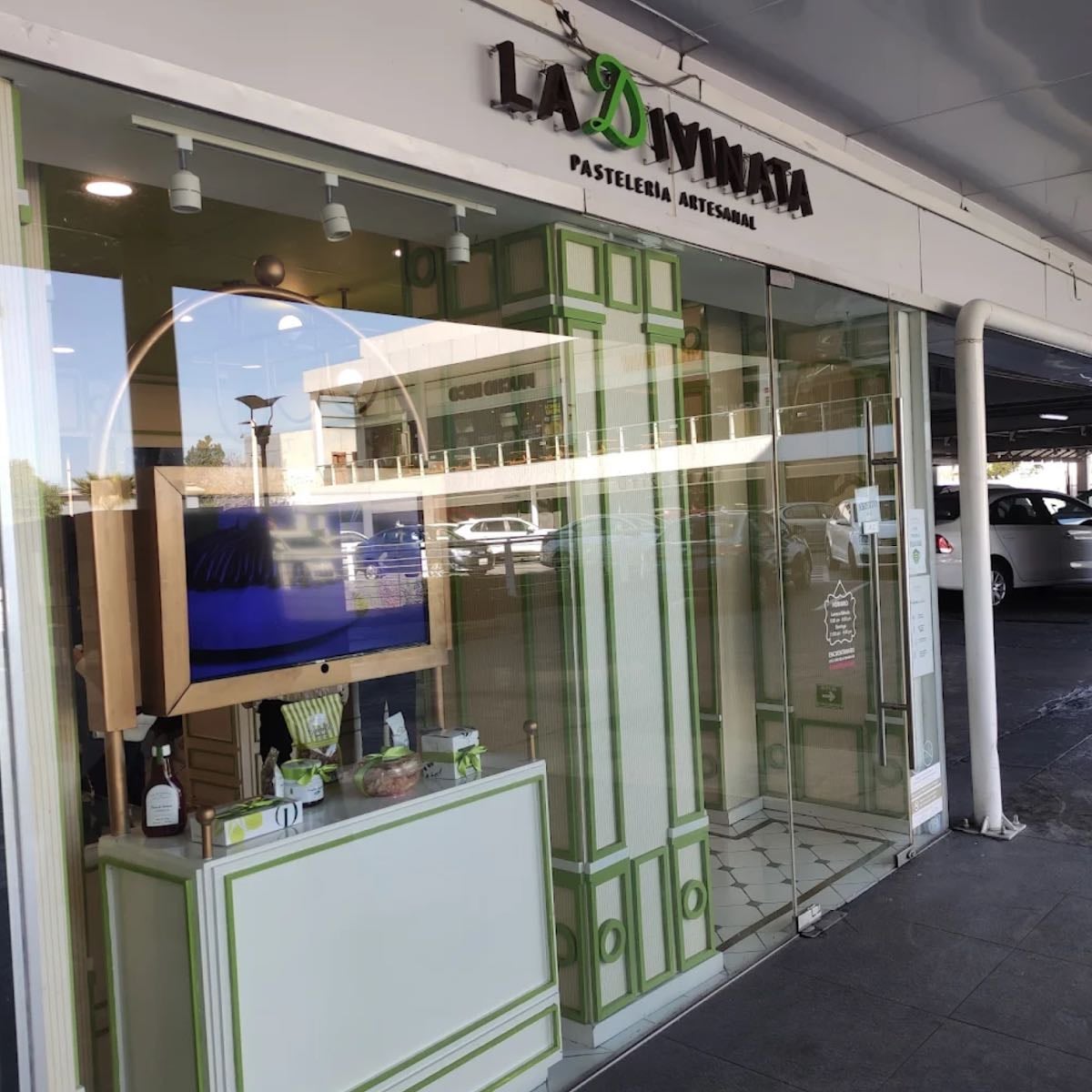 La Divinata Paseo Tec 2