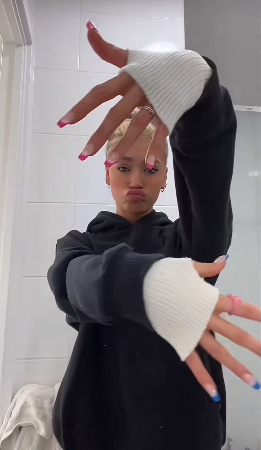 Socks hand warmers