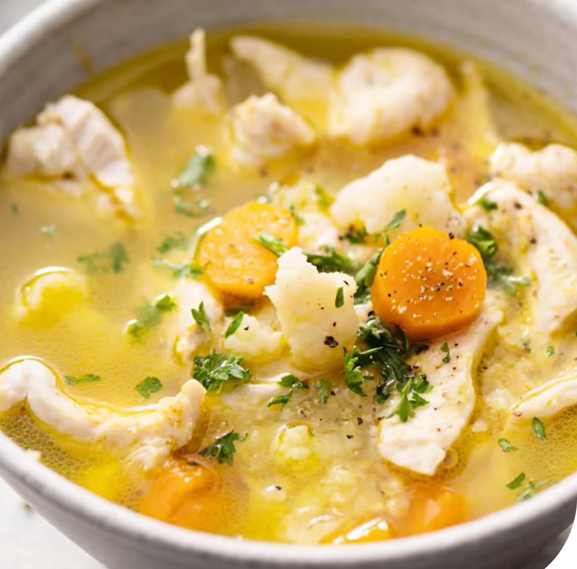 Sopa de coliflor con pollo