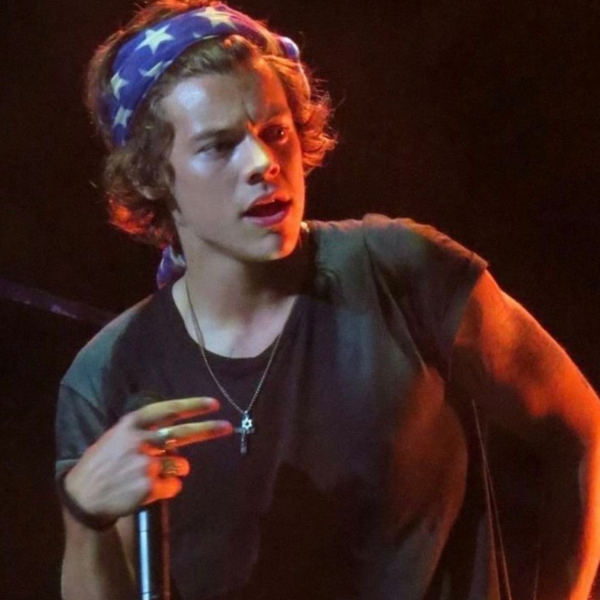 Harry ๐ - he looks so good in this I actually canโt deal