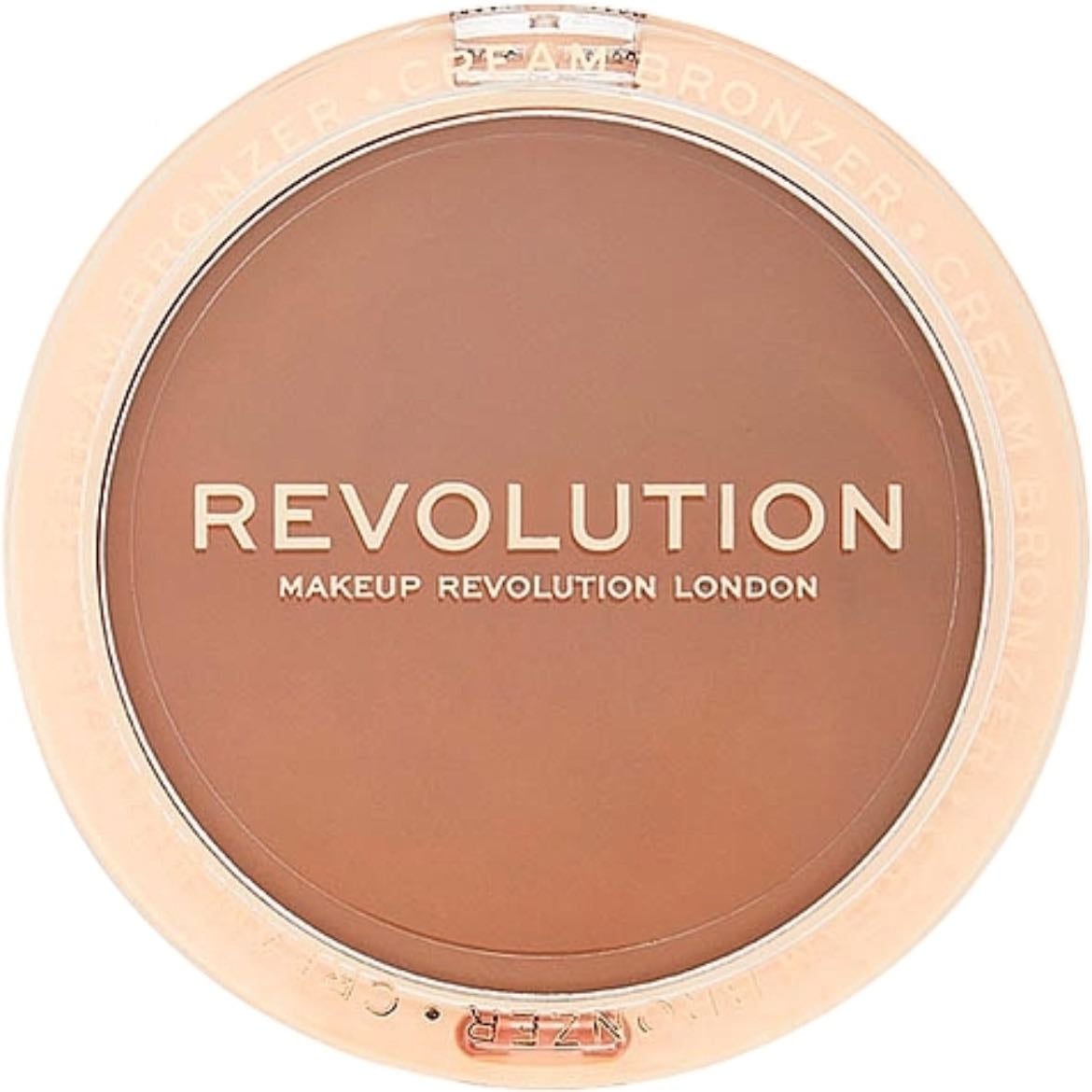 Bronzer Poudre Révolution - Il est très pigmenté. Frottez le un peu sur votre main avant de l’appliquer.