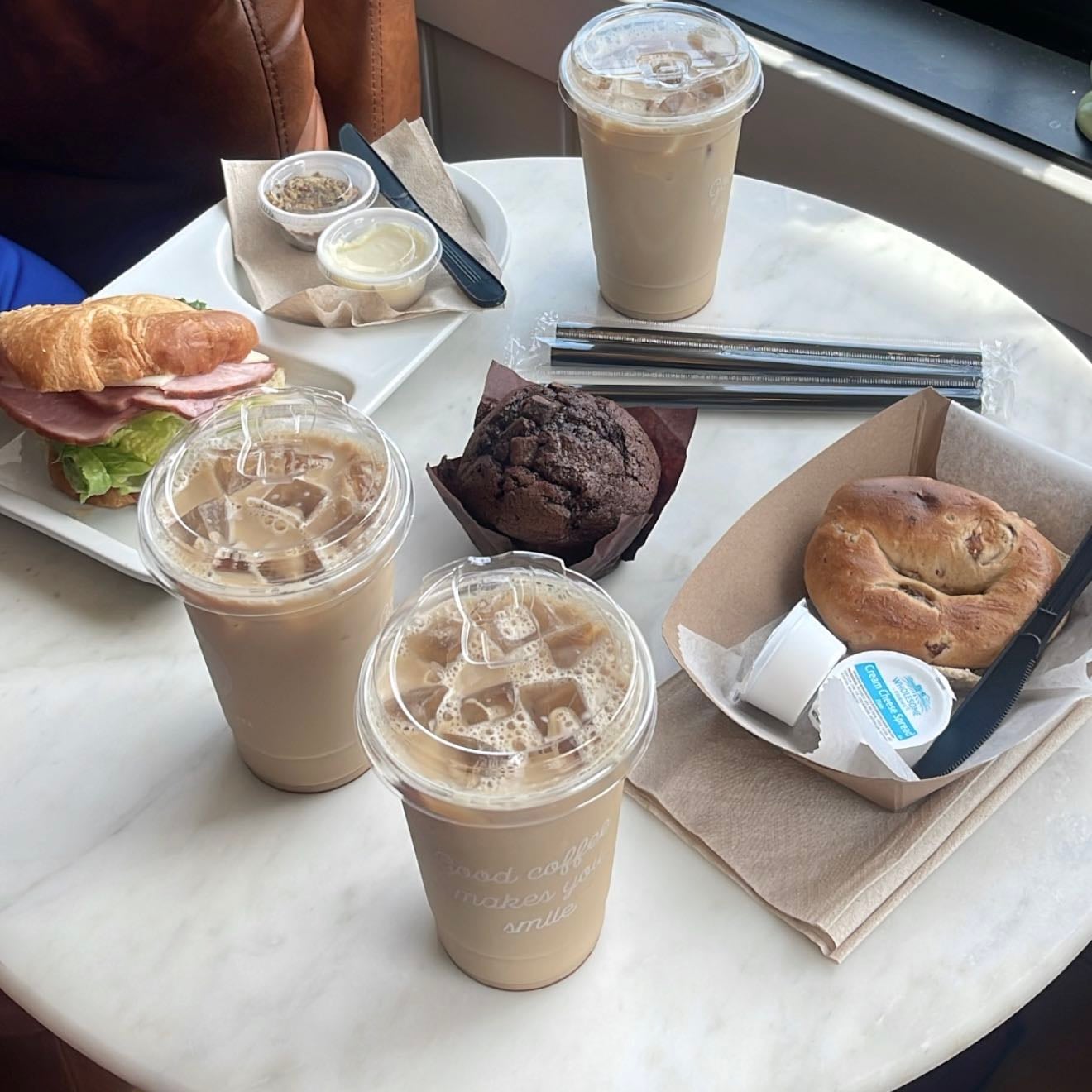 find a really good iced coffee order and that’ll motivate you to get out of bed🌼