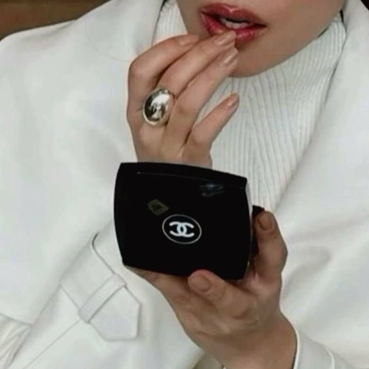 compact mirrors