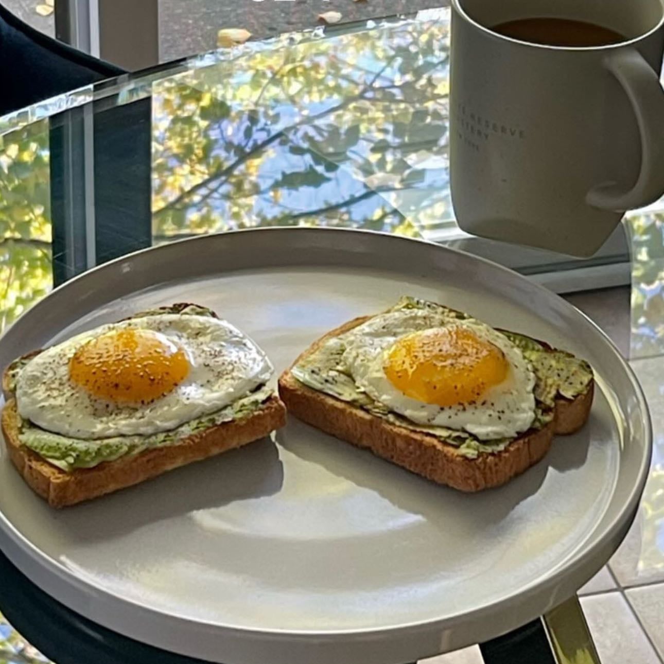sunny side up avocado spread toast
