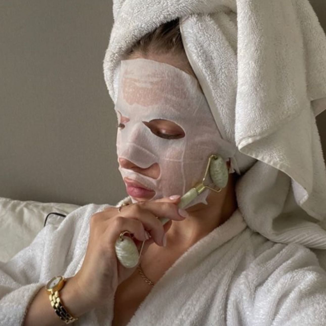 slugging 2-3 hours before bed - gives your skin time to absorb products🪞